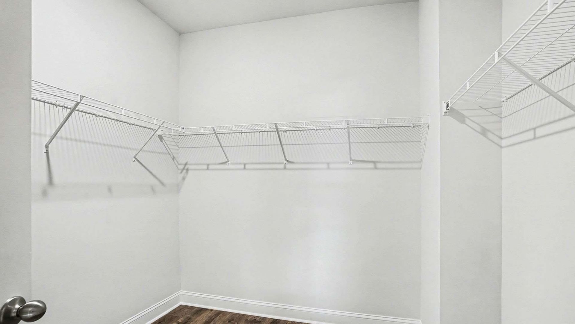 933 Ireland Dr. Photo 23
