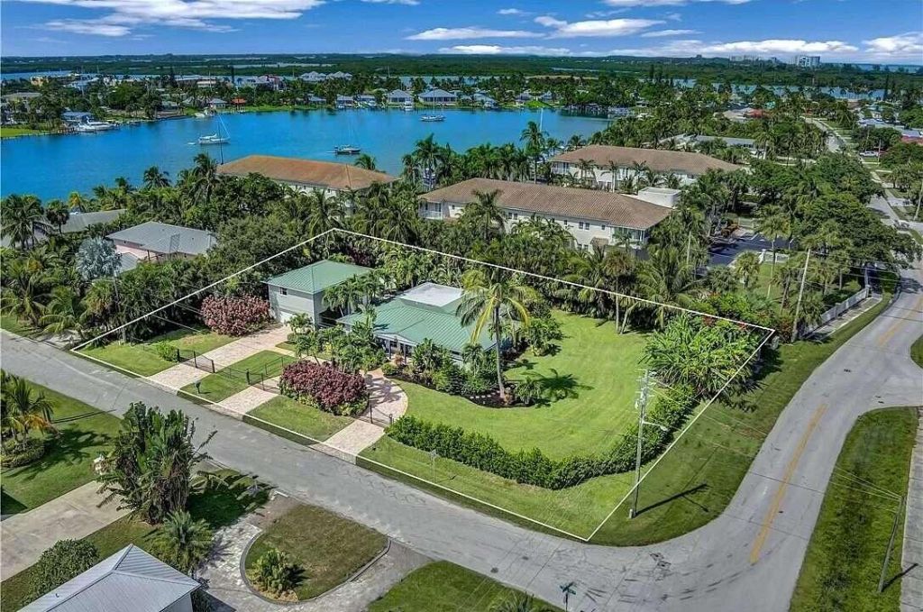 1578 Thumb Point Drive, Fort Pierce, FL 34949 Photo