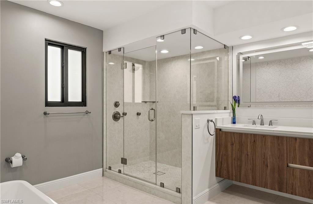 2307 Queens Way , Naples, FL 34112 Photo
