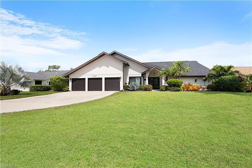 2307 Queens Way , Naples, FL 34112 Photo