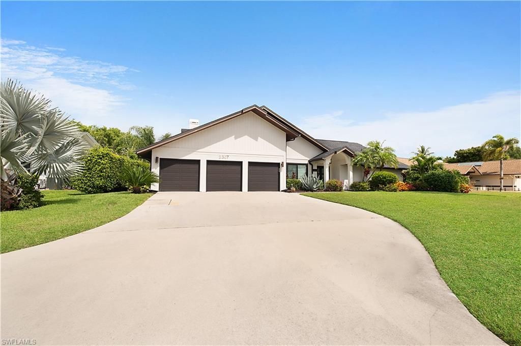 2307 Queens Way , Naples, FL 34112 Photo