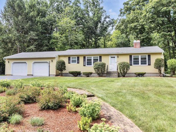 20 Forest Drive, Bedford, NH 03110