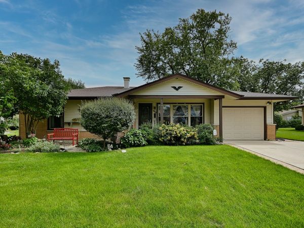 1157 Elmwood Lane , Elk Grove Village, IL 60007