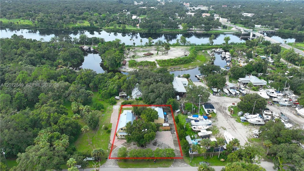 123 Riverbend Dr , La Belle, FL 33935 Photo