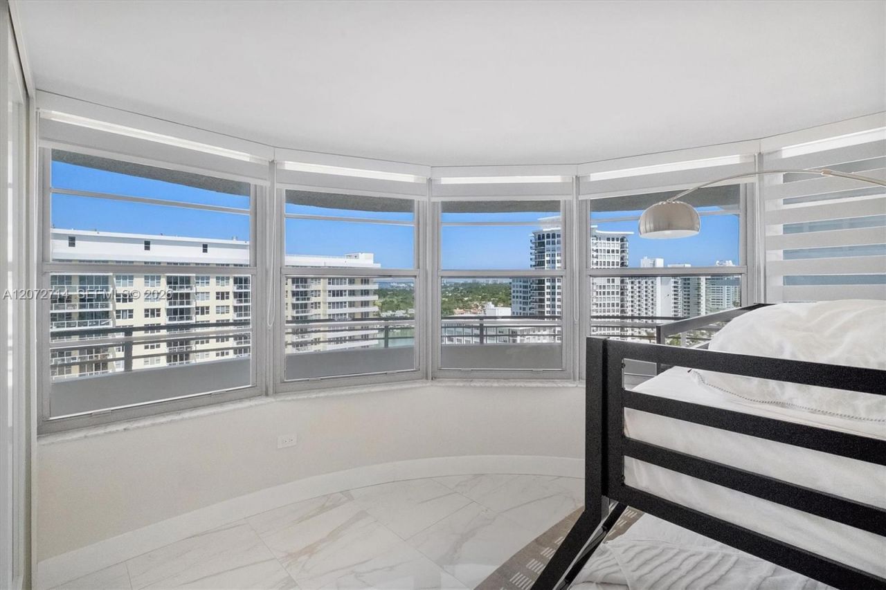 5555 Collins Ave , Unit 16B, Miami Beach, FL 33140 Photo