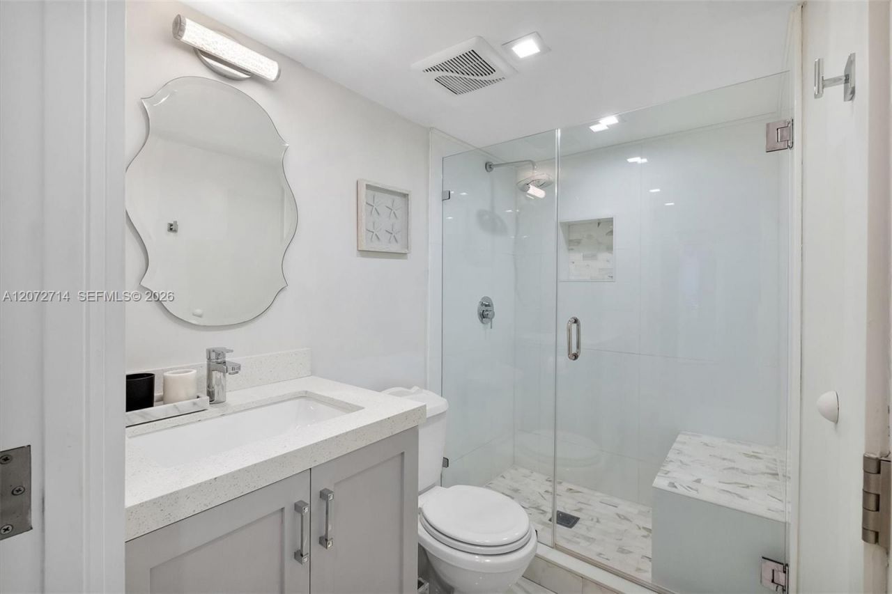 5555 Collins Ave , Unit 16B, Miami Beach, FL 33140 Photo
