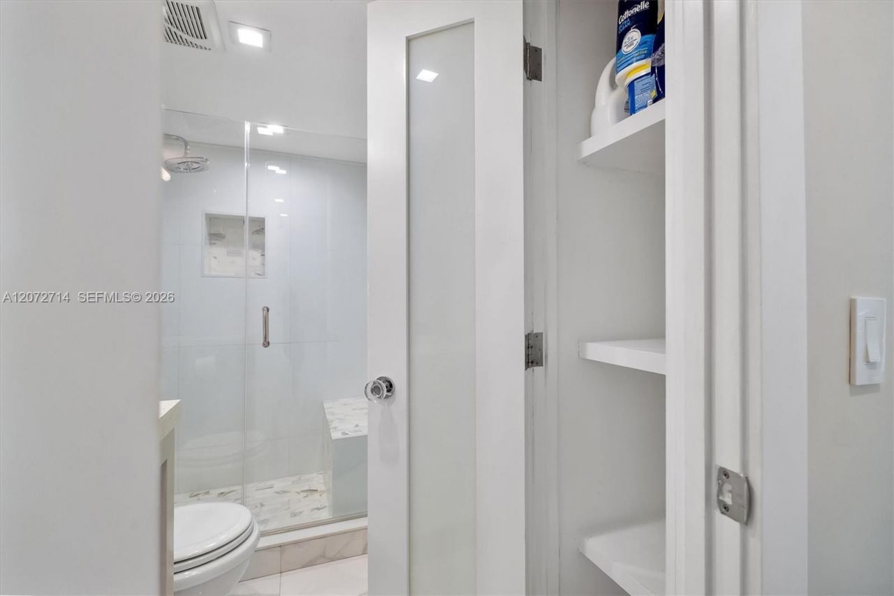 5555 Collins Ave , Unit 16B, Miami Beach, FL 33140 Photo
