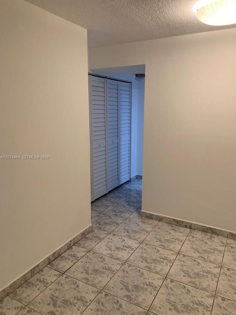 1990 Marseille Dr, Unit 206, Miami Beach, FL 33141 Photo