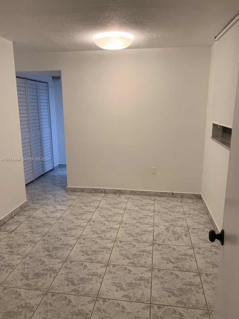 1990 Marseille Dr, Unit 206, Miami Beach, FL 33141 Photo