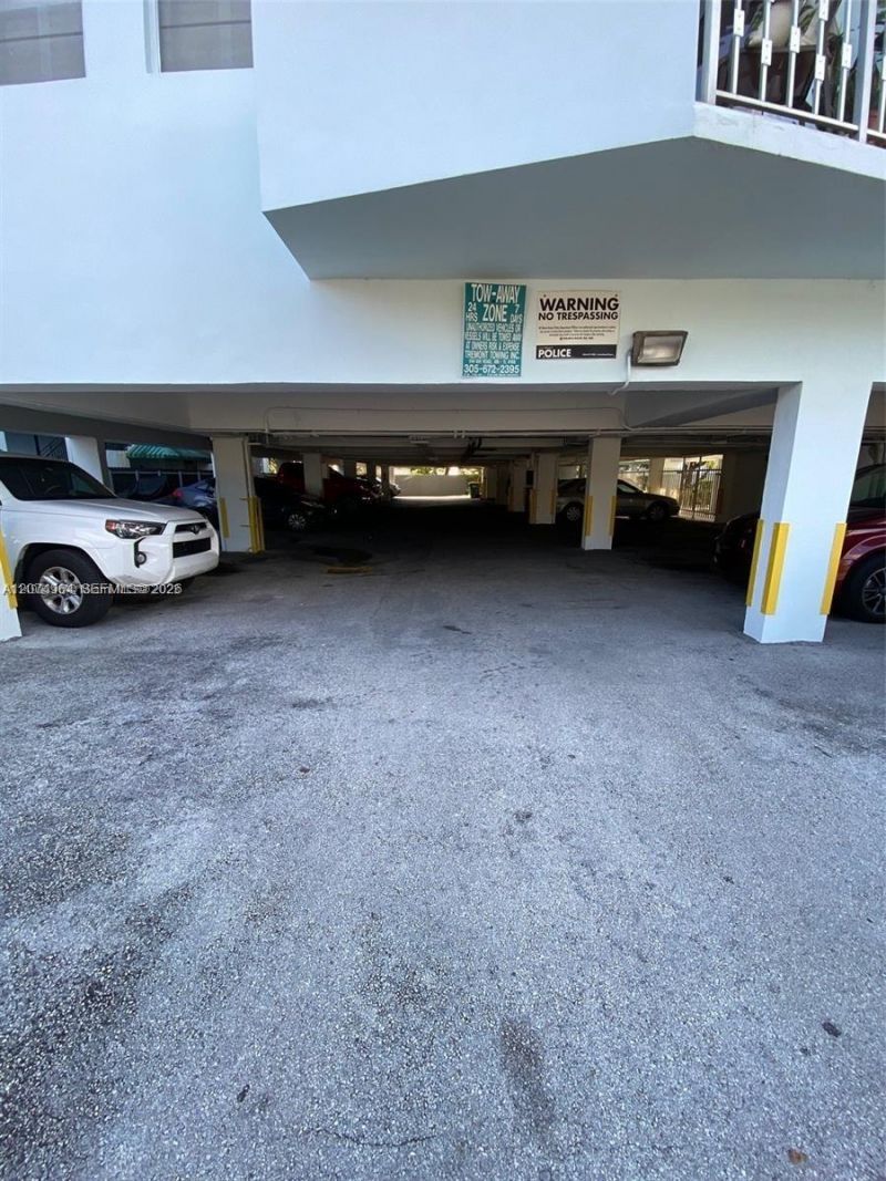 1990 Marseille Dr, Unit 206, Miami Beach, FL 33141 Photo