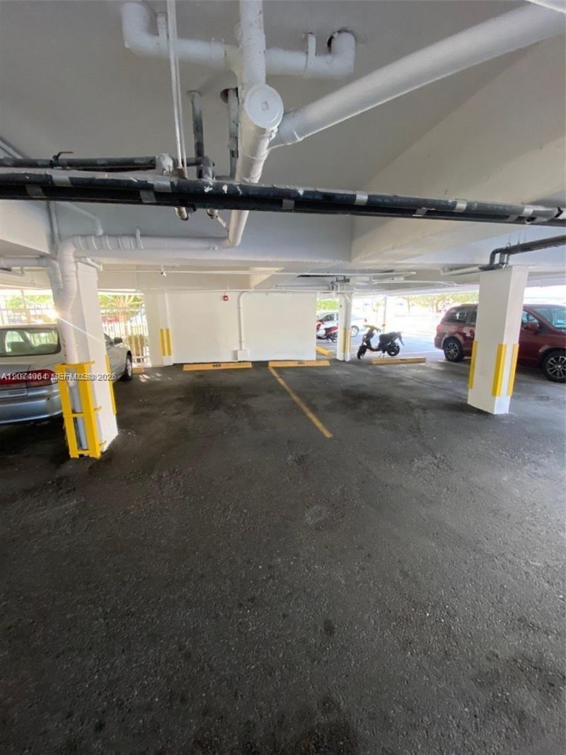 1990 Marseille Dr, Unit 206, Miami Beach, FL 33141 Photo