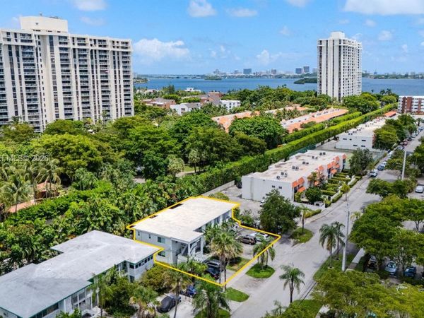 1385 NE 105th St , Miami Shores, FL 33138