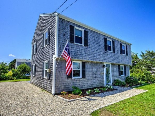 16 Freeman Ave, Sandwich, MA 02563