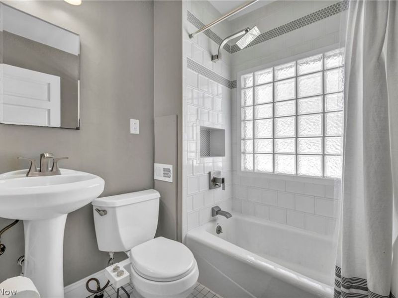 1593 Cohassett Avenue, Lakewood, OH 44107 Photo 39