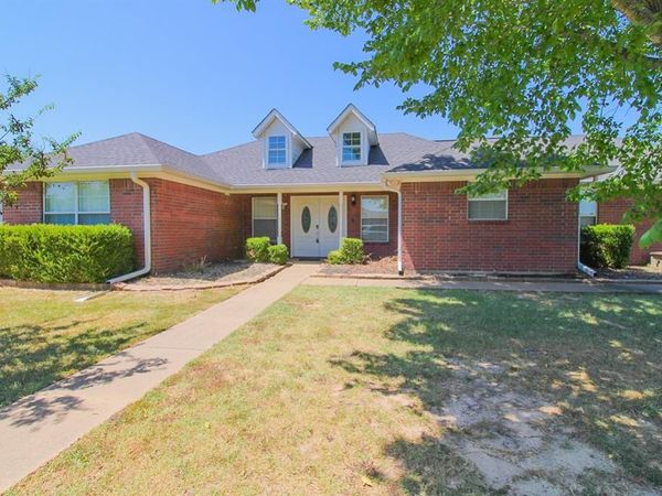 2707 Silver Spring Trail, Mount Pleasant, TX 75455