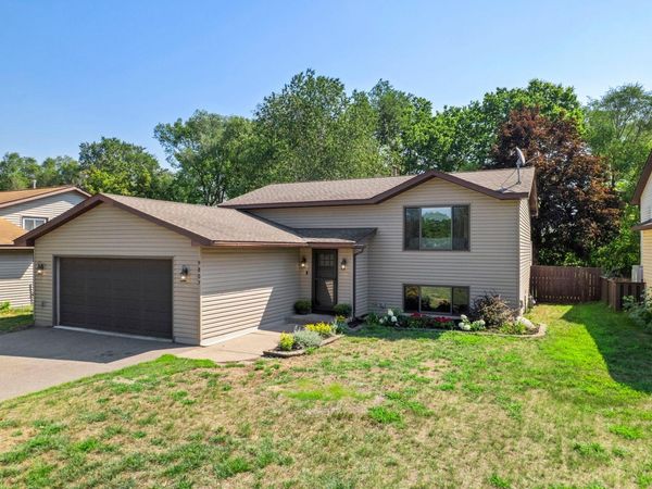9807 Heath Avenue S, Cottage Grove, MN 55016