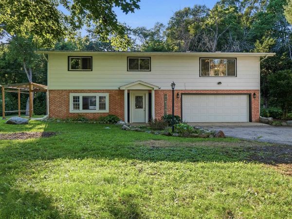 121 Seminole Drive, Edgerton, WI 53534