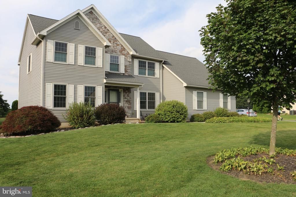 1033 CIDER LANE, LEBANON, PA 17046