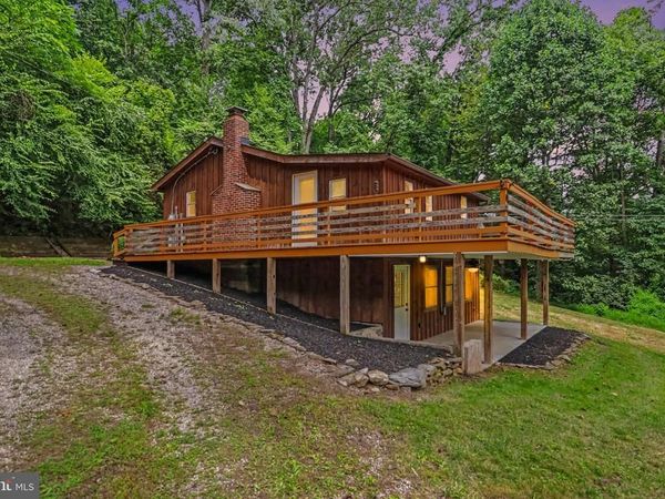2 DOGWOOD DRIVE, ASPERS, PA 17304