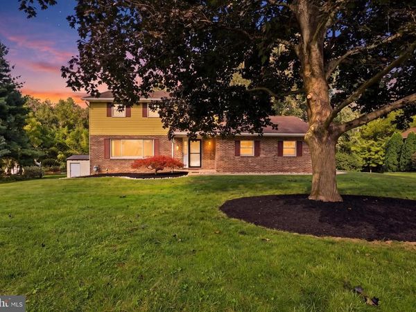 1733 POWDER MILL ROAD, YORK, PA 17403