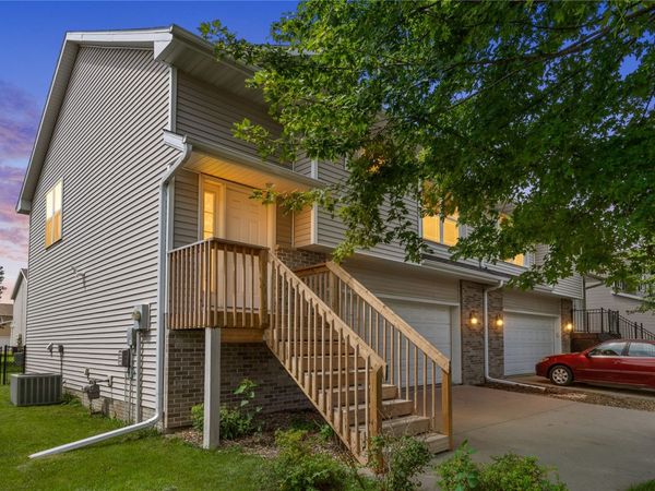 235 N Park Ridge Road , North Liberty, IA 52317