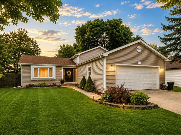 165 ABBEYWOOD Circle , Streamwood, IL 60107