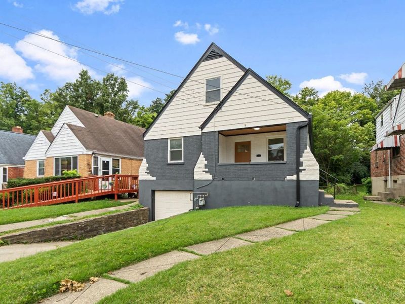 6025 Connecticut Court, Cincinnati, OH 45224 Photo 2