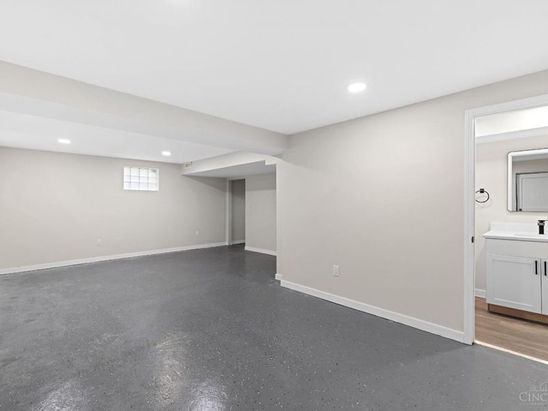 6025 Connecticut Court, Cincinnati, OH 45224 Photo 28