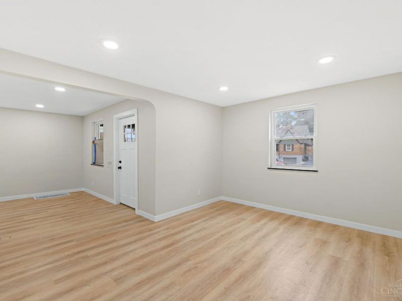 6025 Connecticut Court, Cincinnati, OH 45224 Photo 3