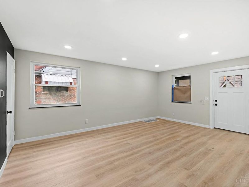 6025 Connecticut Court, Cincinnati, OH 45224 Photo 4