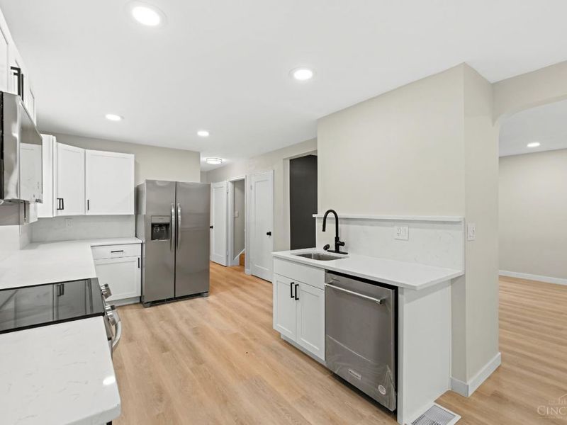 6025 Connecticut Court, Cincinnati, OH 45224 Photo 9
