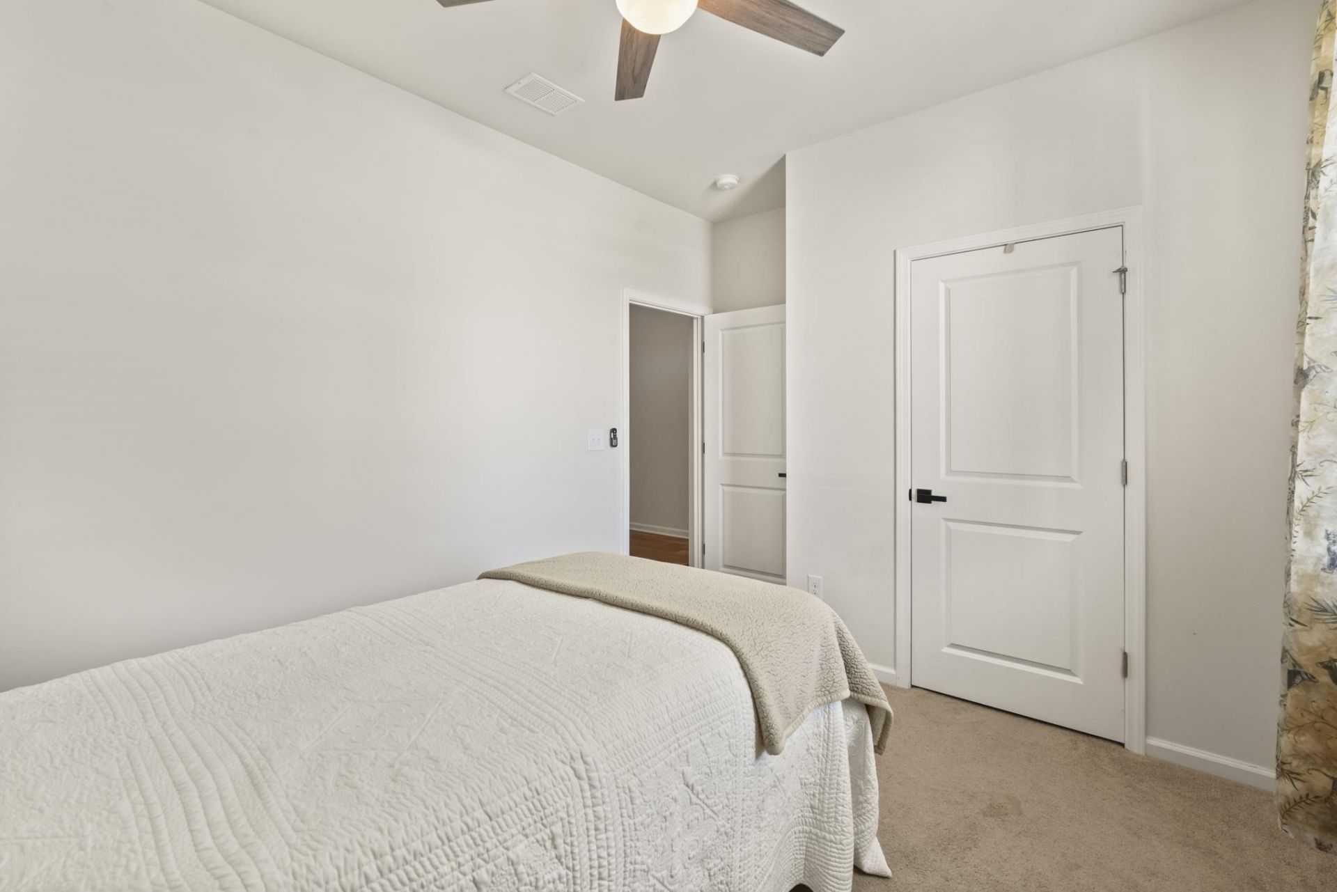2910 Lunar Ct. Photo 32