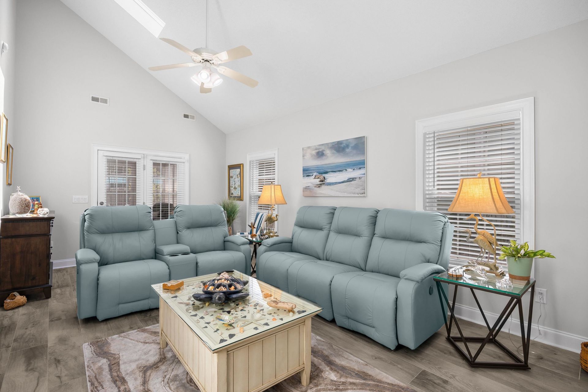 867 Cardinal Pl. Photo 4