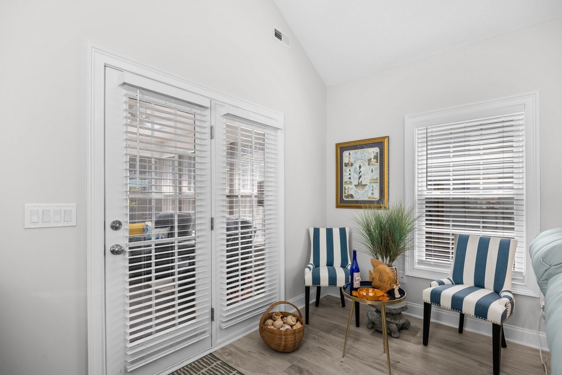867 Cardinal Pl. Photo 6
