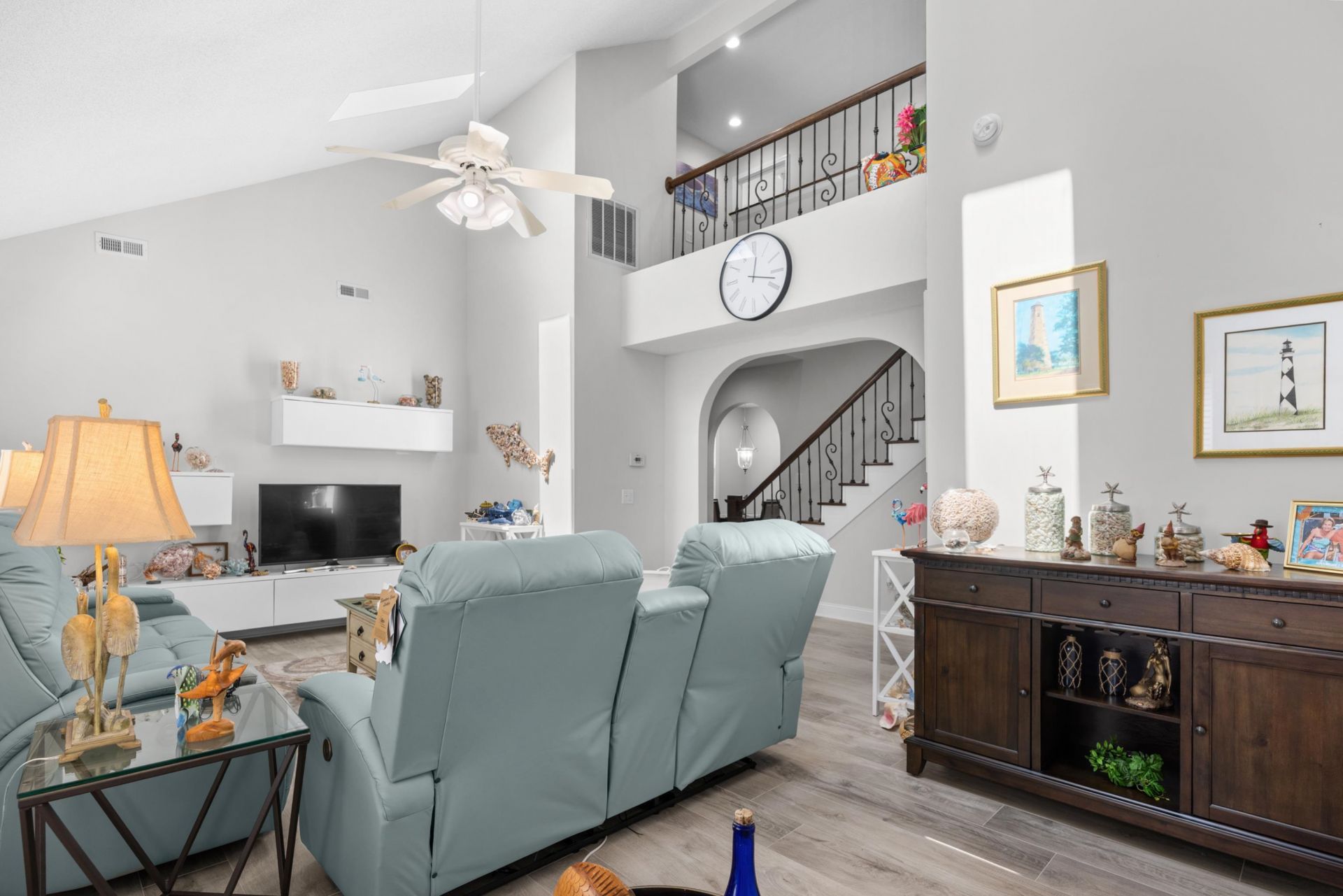 867 Cardinal Pl. Photo 7