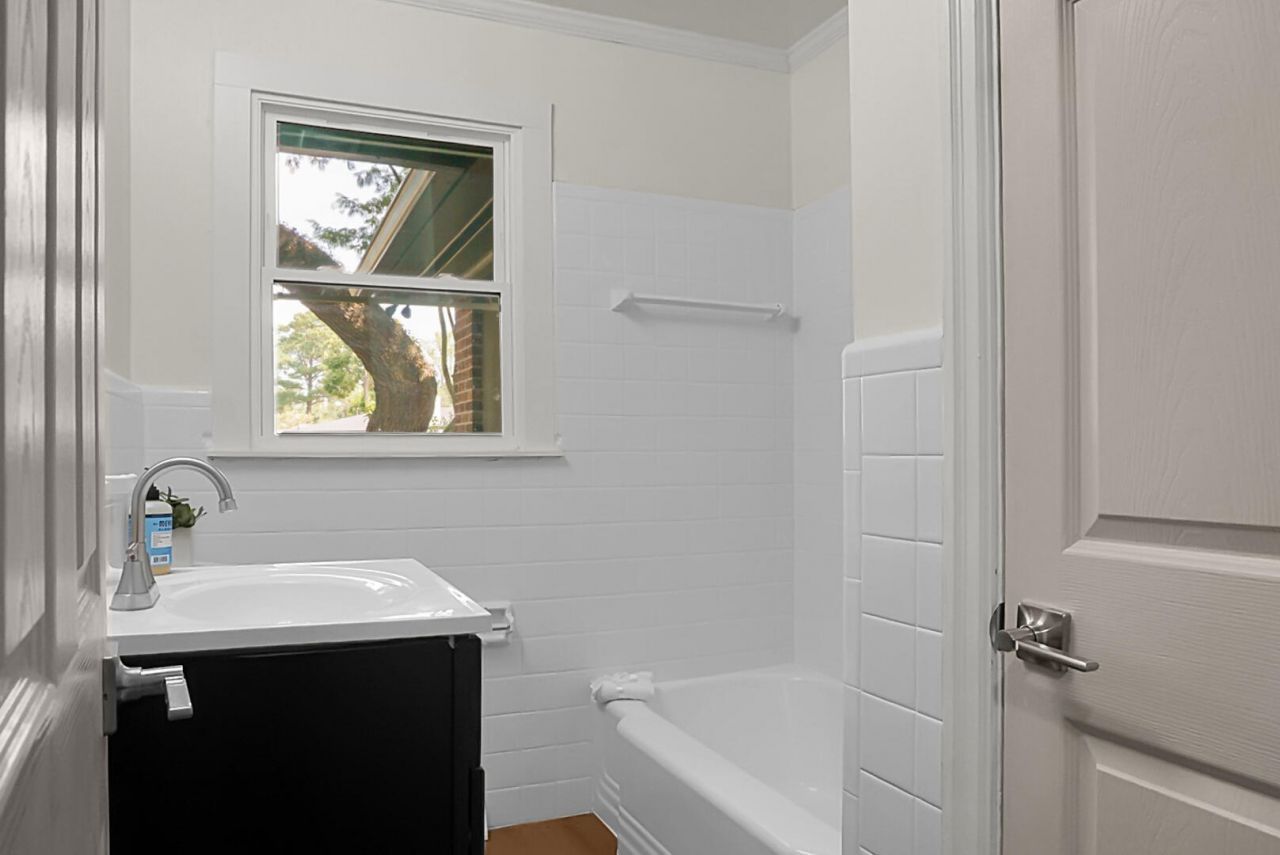 117 Newington Road Photo 26