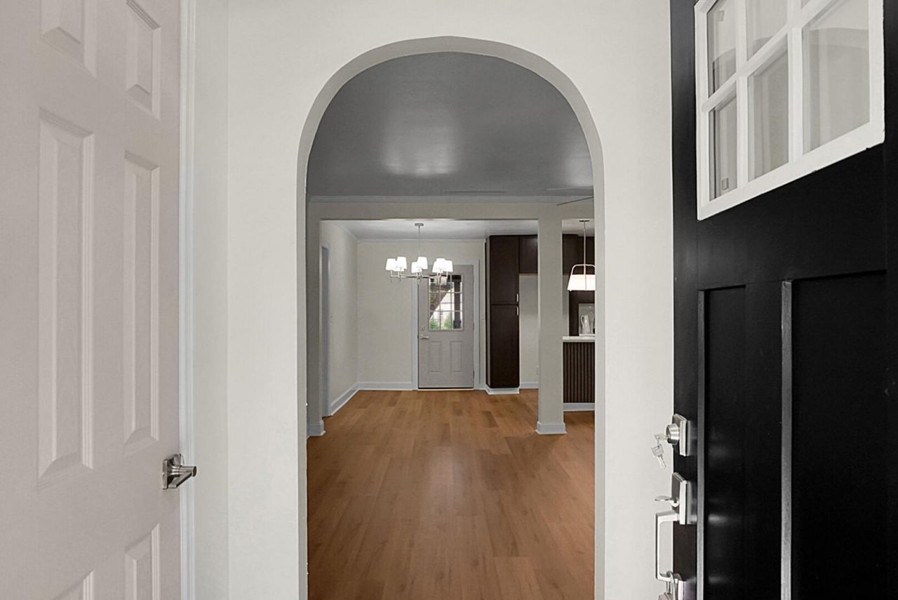 117 Newington Road Photo 7