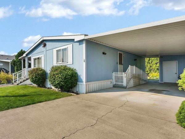 210 S Blueberry Pl, Greenacres, WA 99016