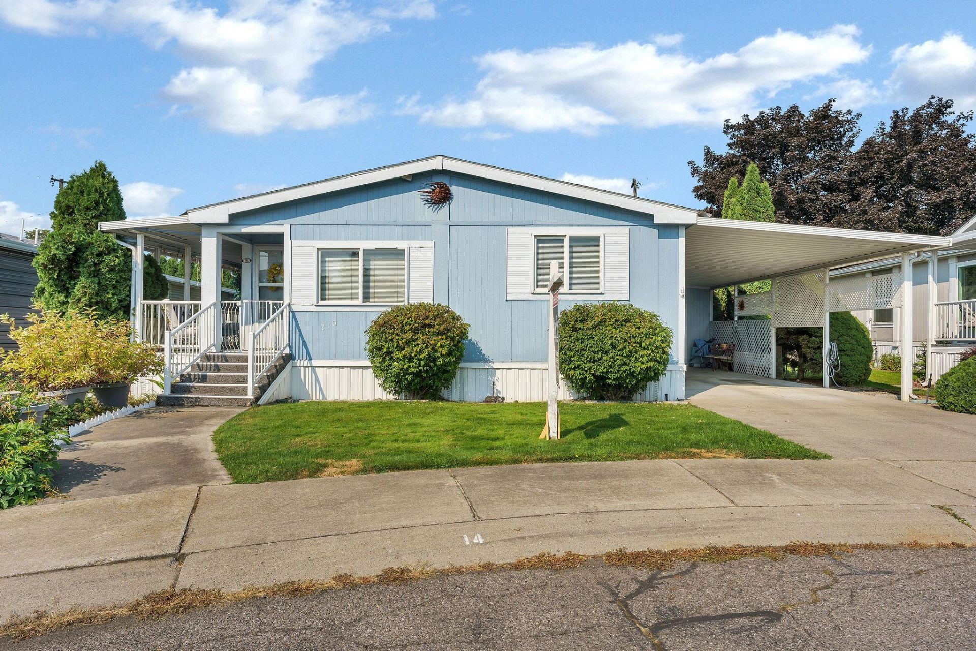 210 S Blueberry Pl primary photo