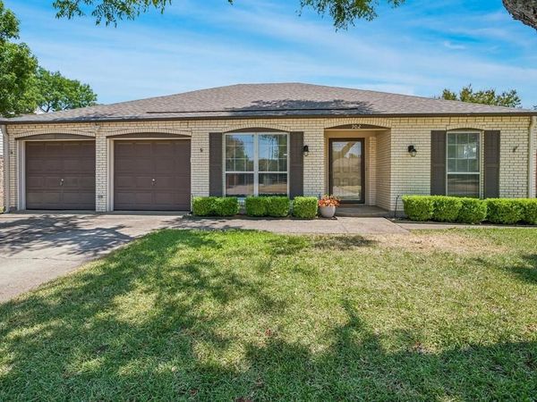 902 N Lindale Lane, Richardson, TX 75080