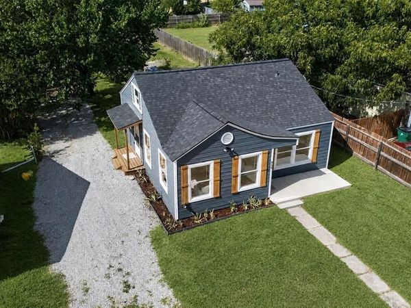 805 Adkins Street, Bowie, TX 76230