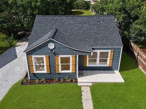805 Adkins Street, Bowie, TX 76230
