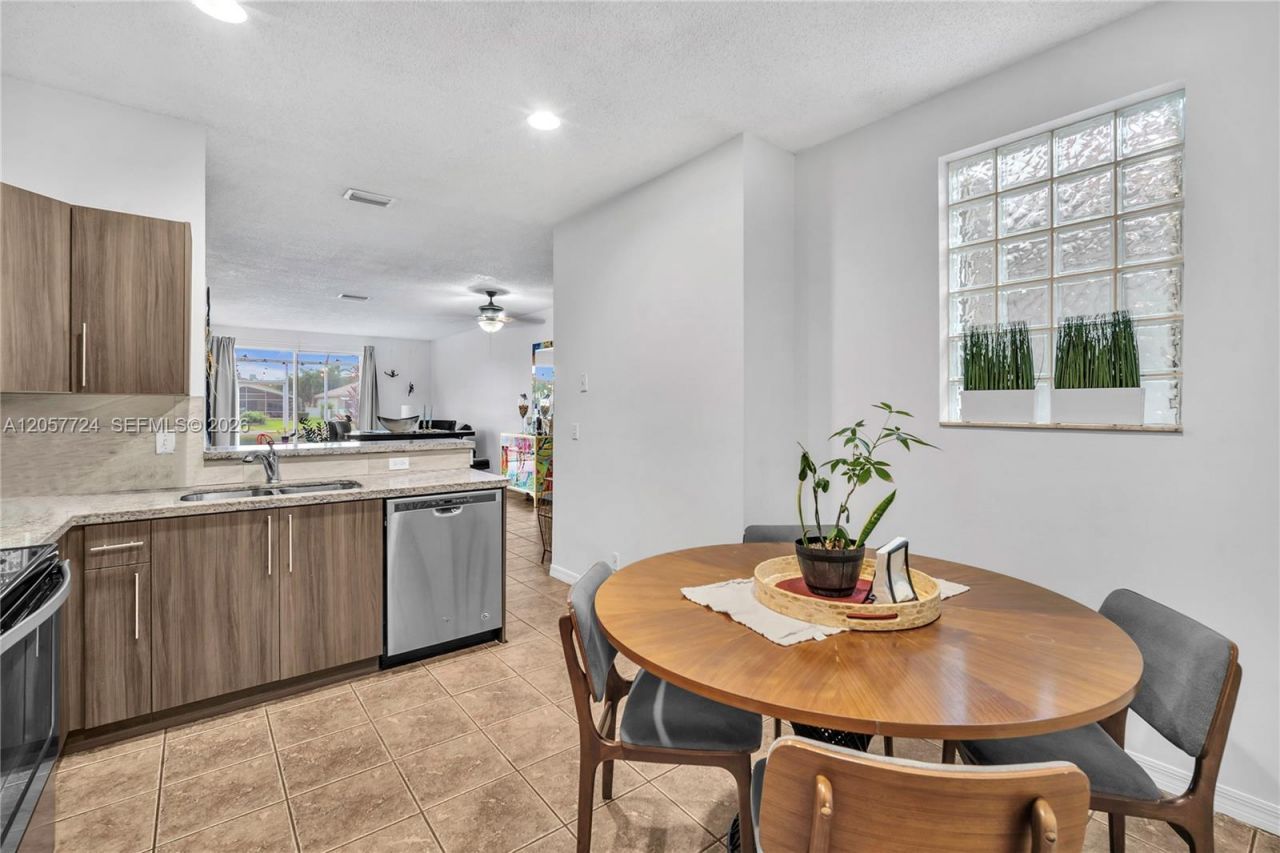 3692 San Simeon Cir , Weston, FL 33331 Photo