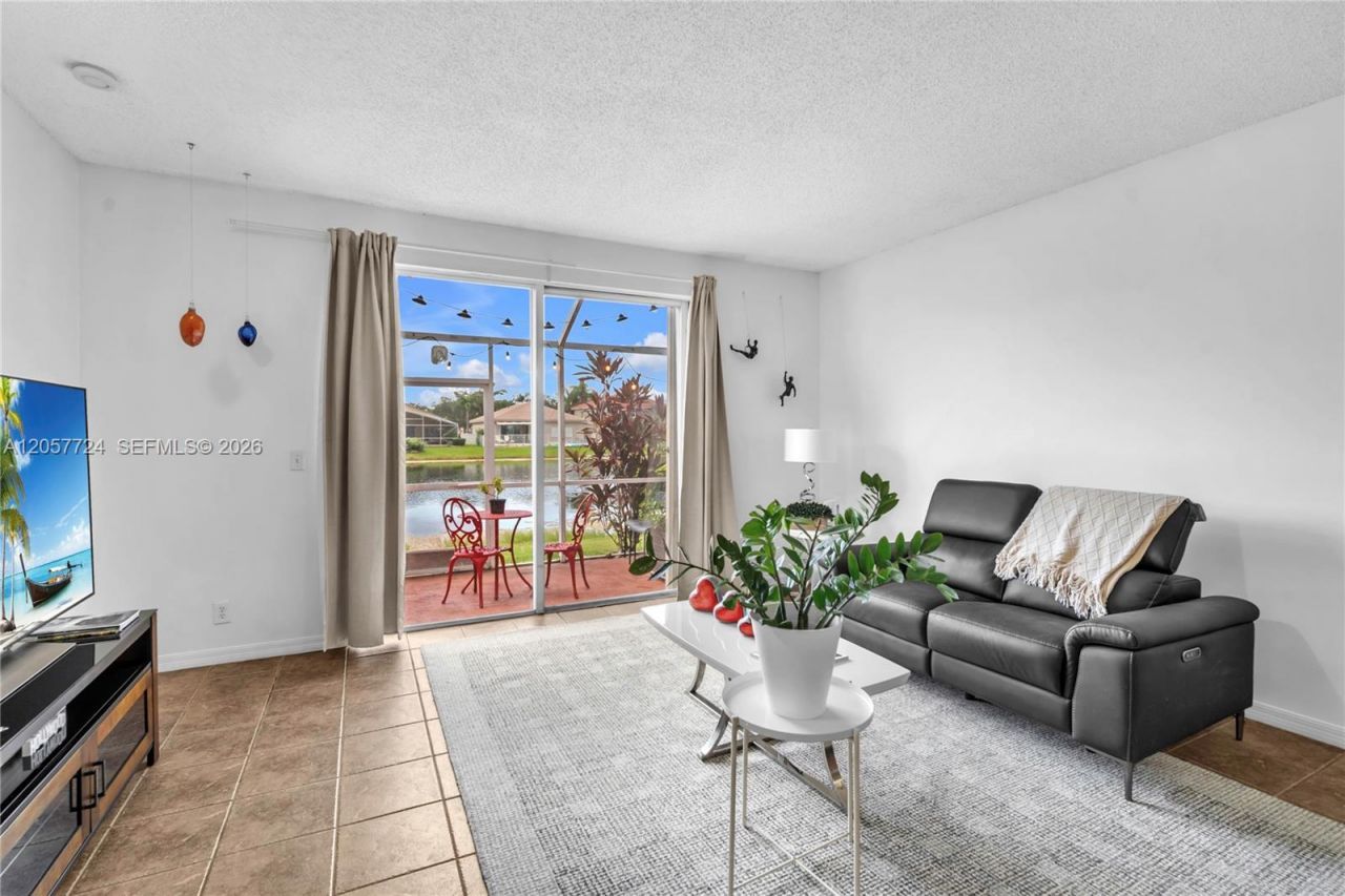 3692 San Simeon Cir , Weston, FL 33331 Photo
