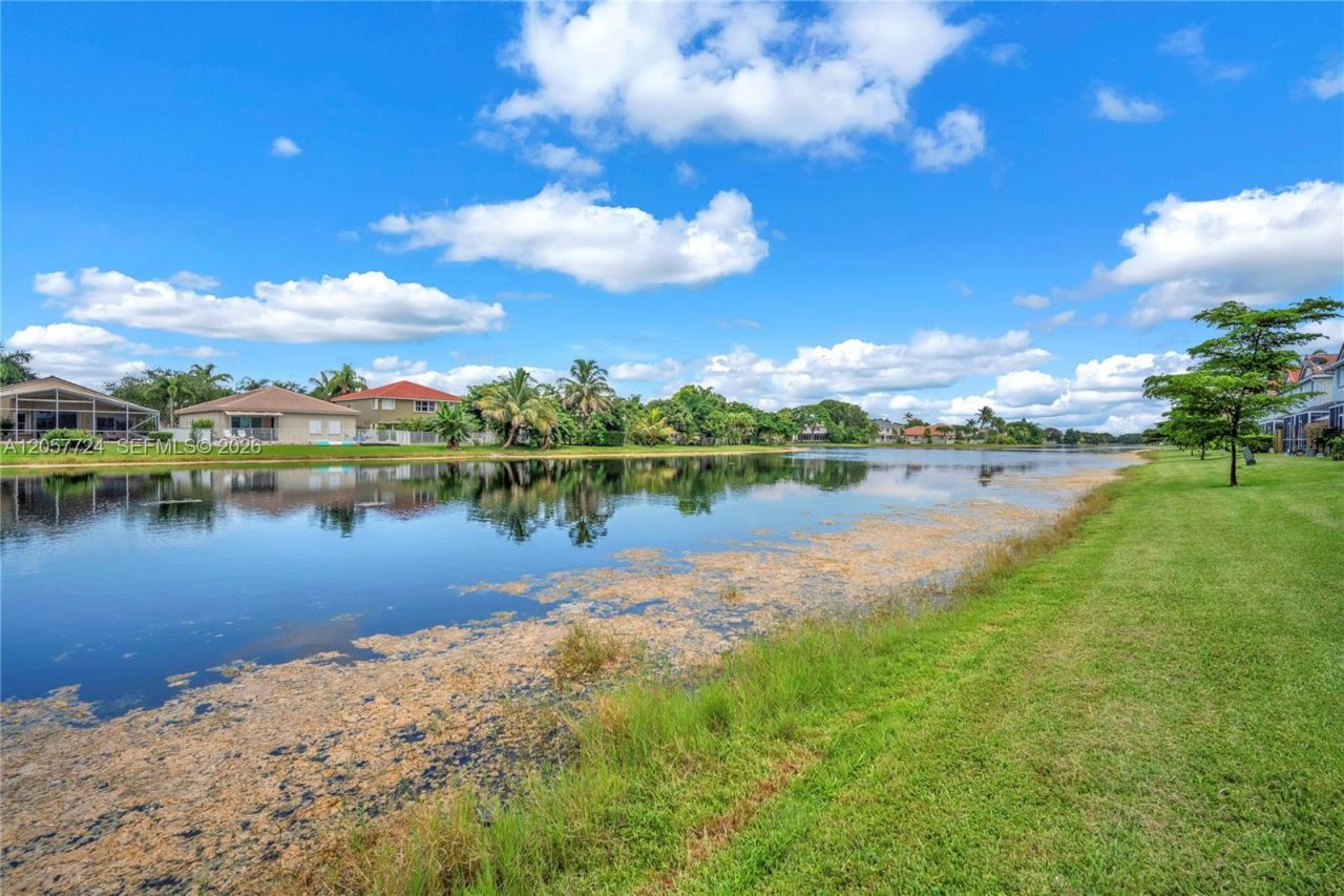 3692 San Simeon Cir , Weston, FL 33331 Photo