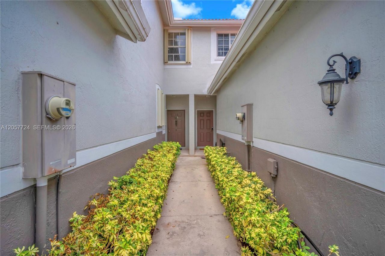 3692 San Simeon Cir , Weston, FL 33331 Photo