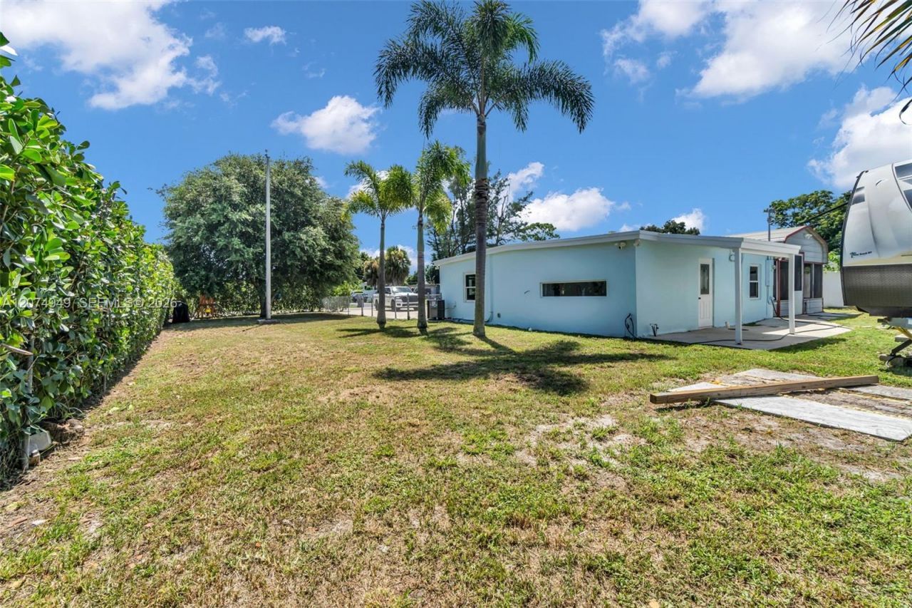 1593 Barbarie Ln, West Palm Beach, FL 33417 Photo