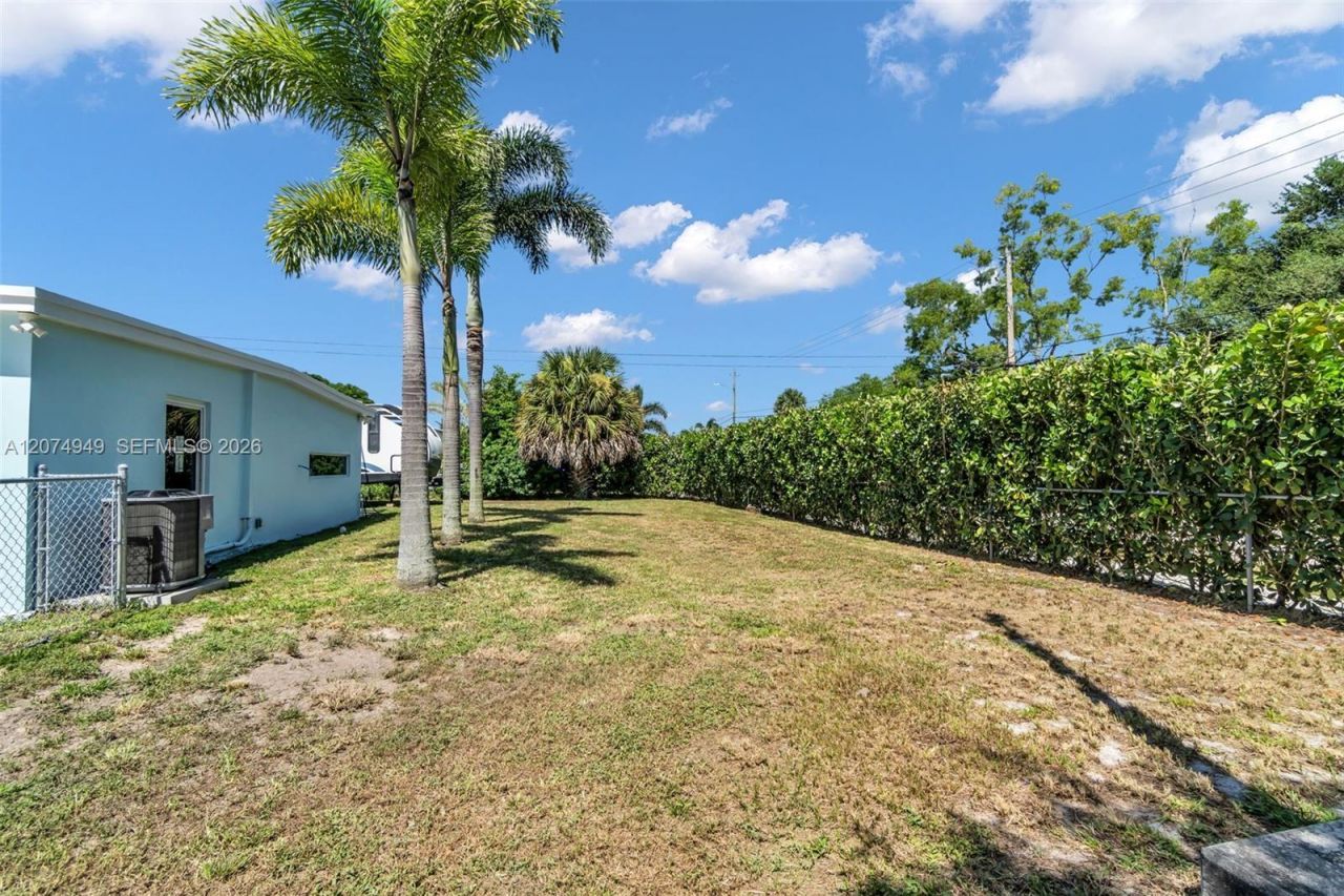 1593 Barbarie Ln, West Palm Beach, FL 33417 Photo