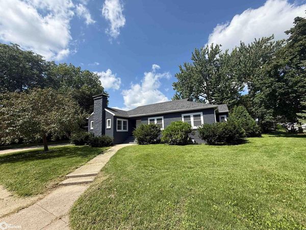 300 Edgewood Avenue, Jefferson, IA 50129