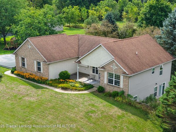 321 Mapleview Drive, Charlotte, MI 48813